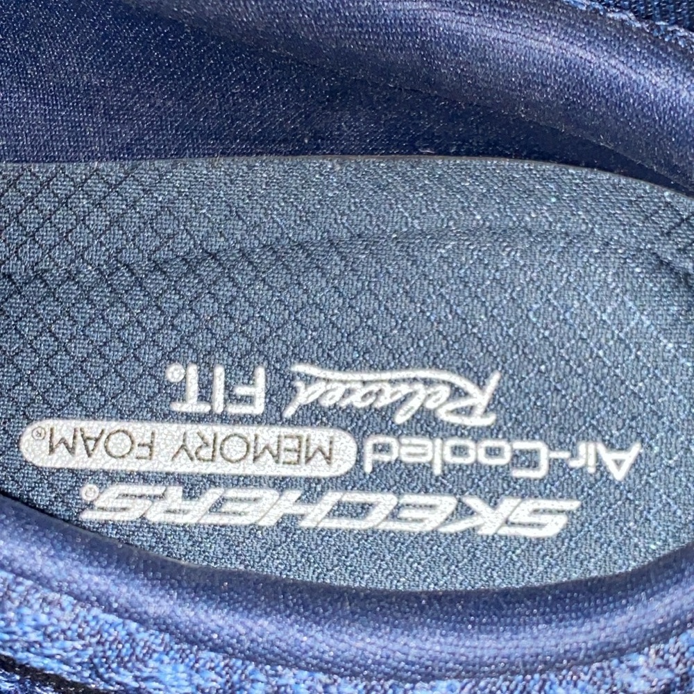 NWT Skechers Relaxed Fit® Breathe Easy Infi-Knity Women's Slip-On Shoes - Picture 2 of 5